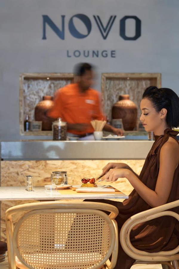 Novotel Jumeirah Village Triangle Дубай Екстериор снимка