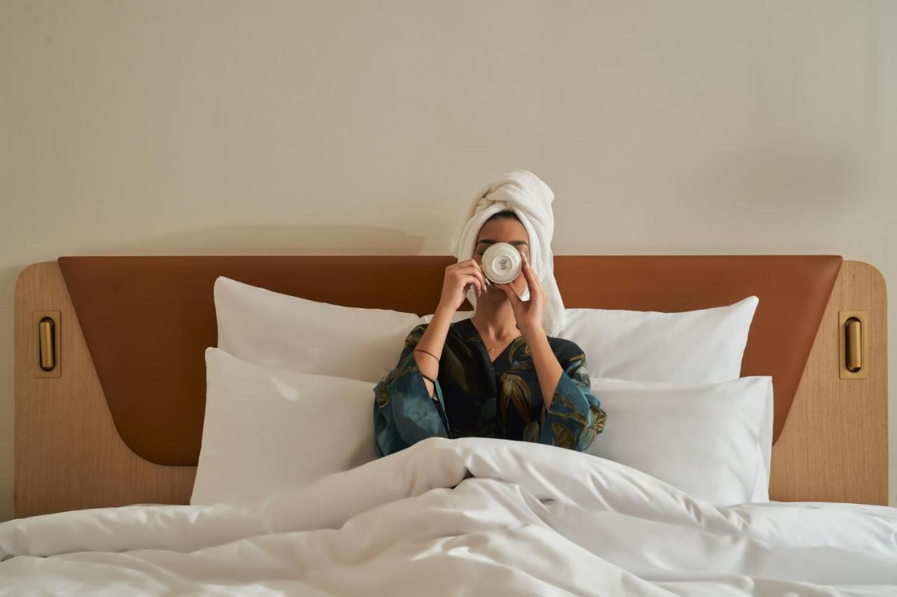 Novotel Jumeirah Village Triangle Дубай Екстериор снимка