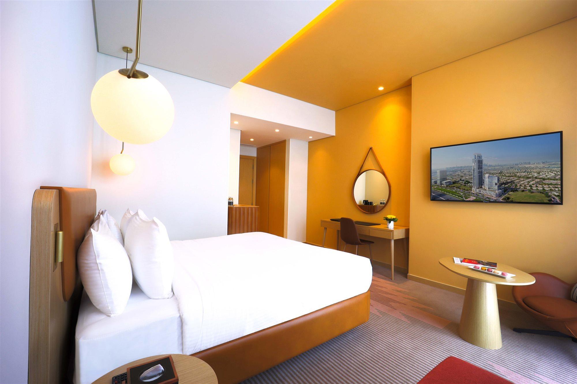 Novotel Jumeirah Village Triangle Дубай Екстериор снимка