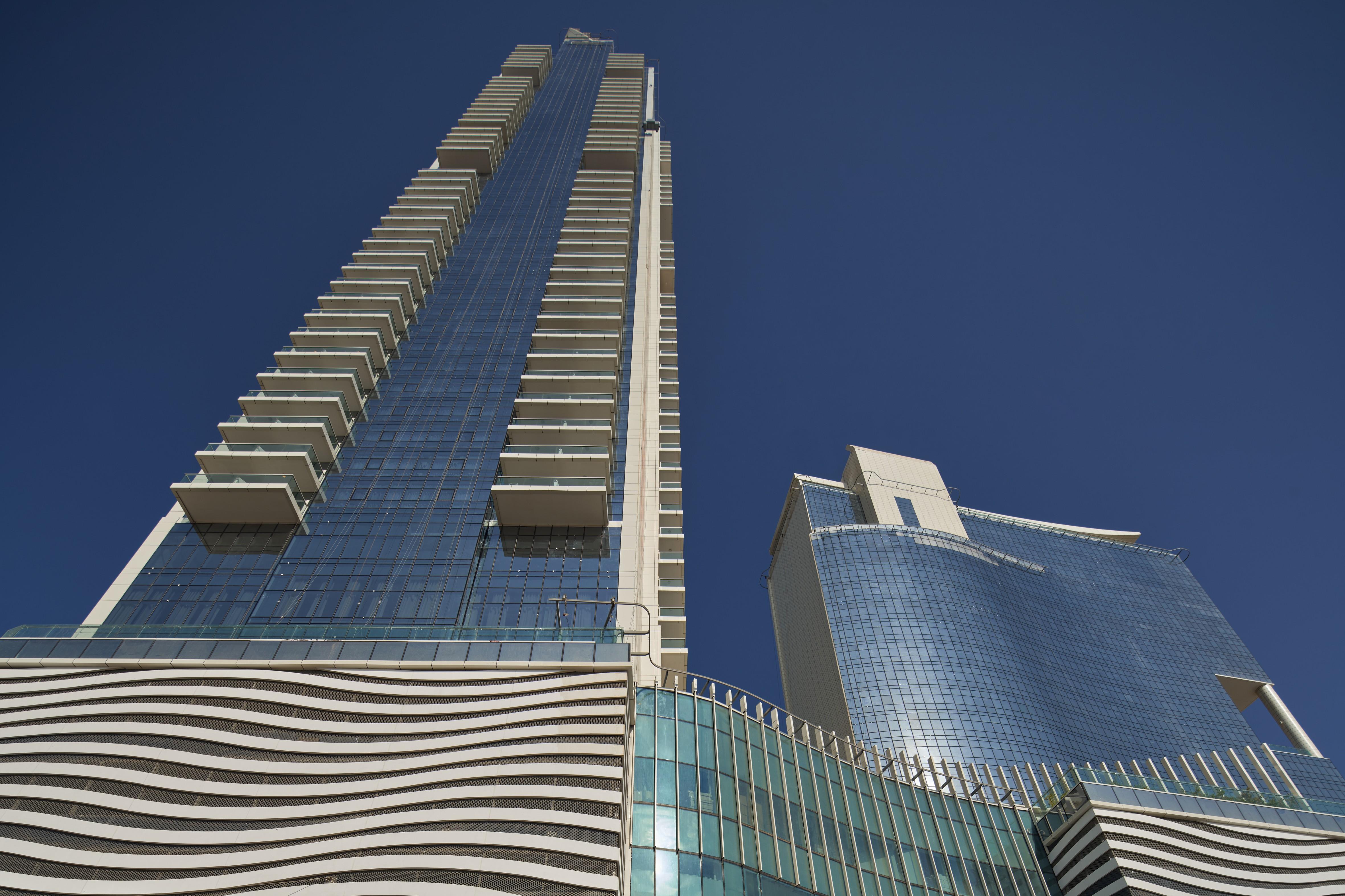 Novotel Jumeirah Village Triangle Дубай Екстериор снимка