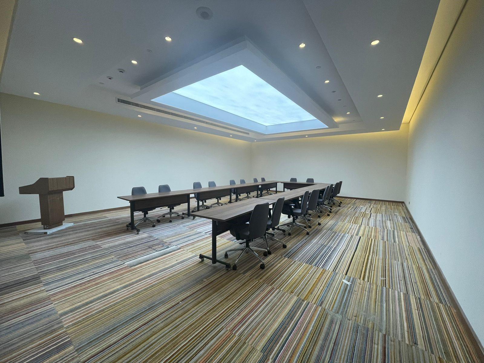 Novotel Jumeirah Village Triangle Дубай Екстериор снимка