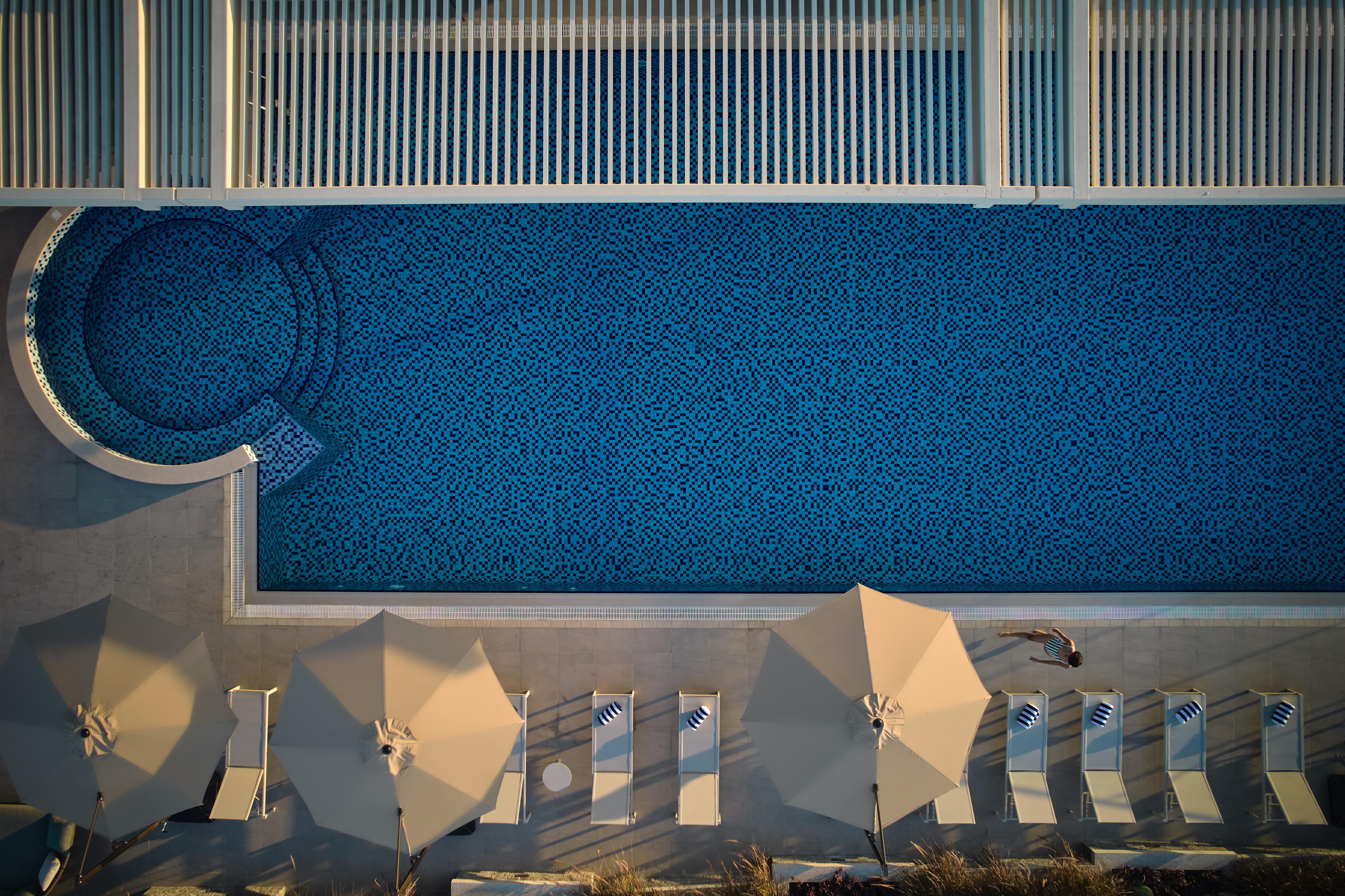 Novotel Jumeirah Village Triangle Дубай Екстериор снимка
