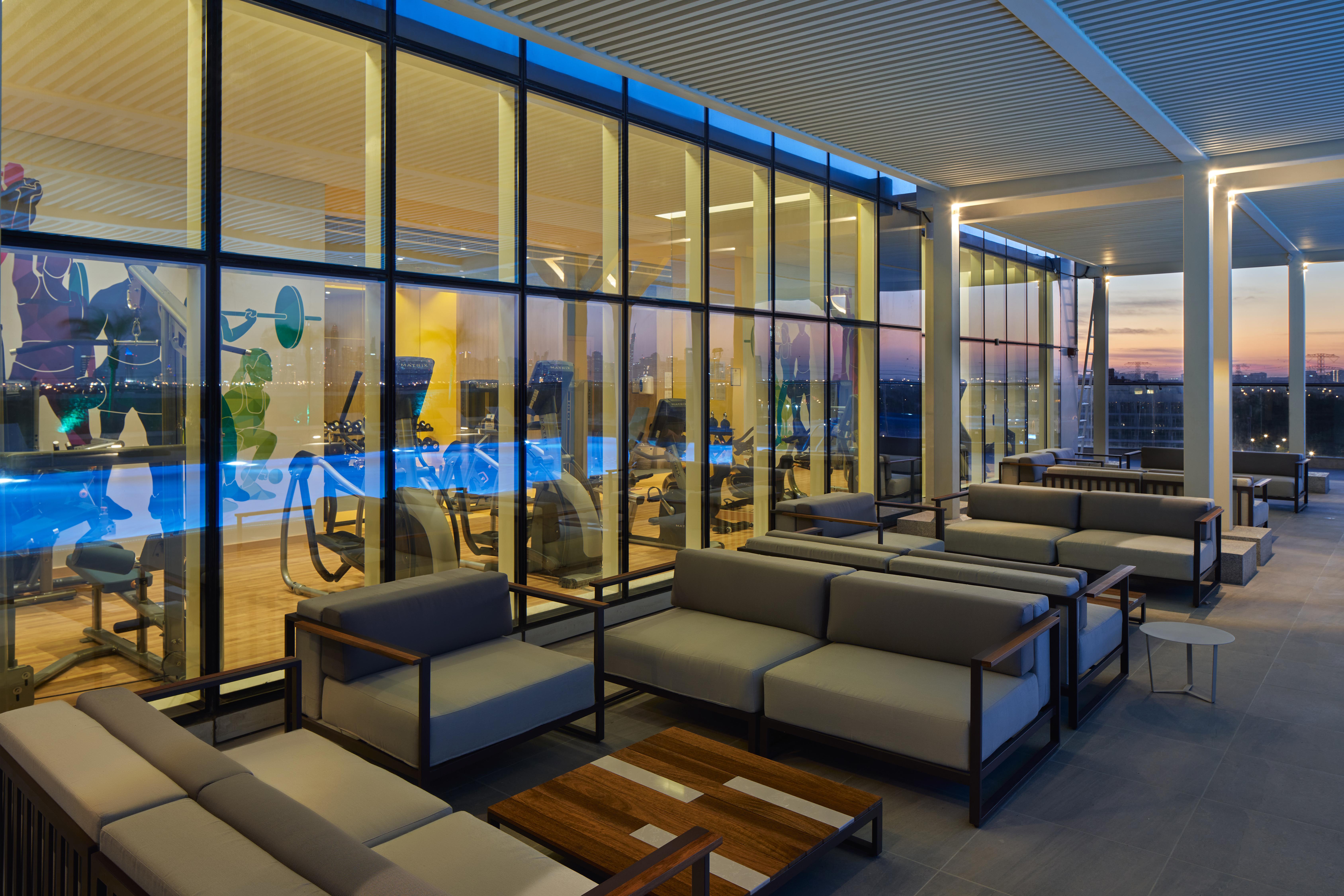 Novotel Jumeirah Village Triangle Дубай Екстериор снимка