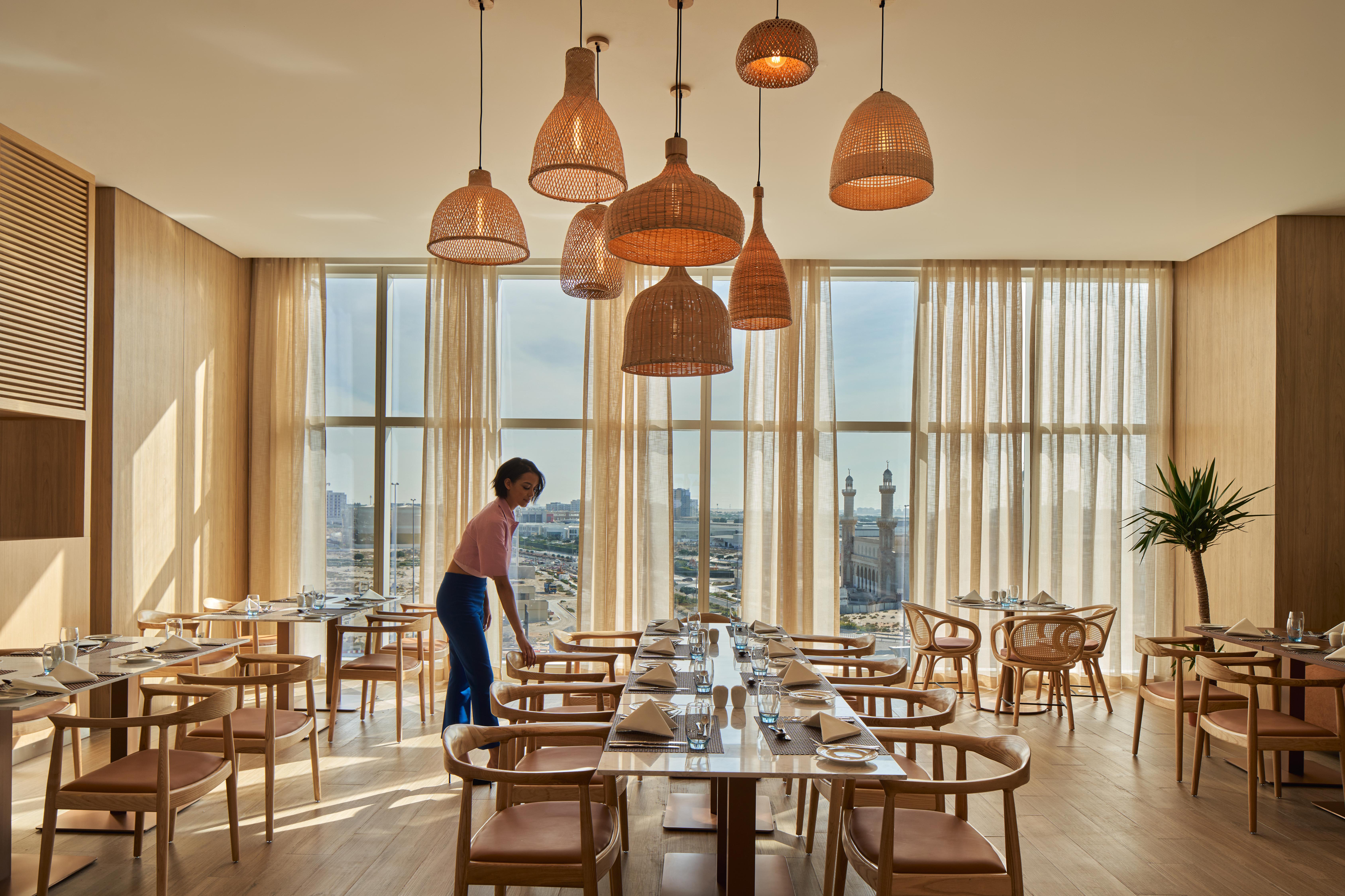 Novotel Jumeirah Village Triangle Дубай Екстериор снимка