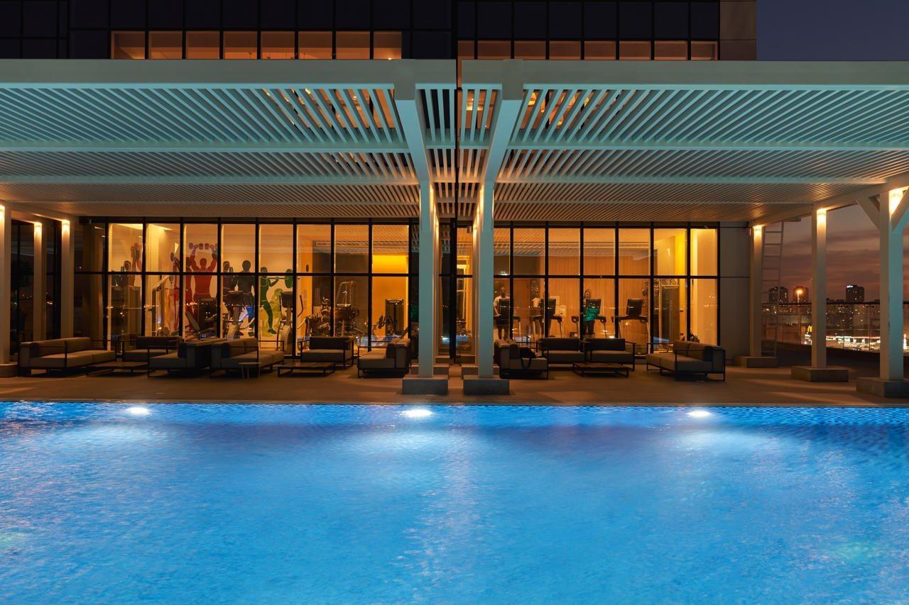 Novotel Jumeirah Village Triangle Дубай Екстериор снимка